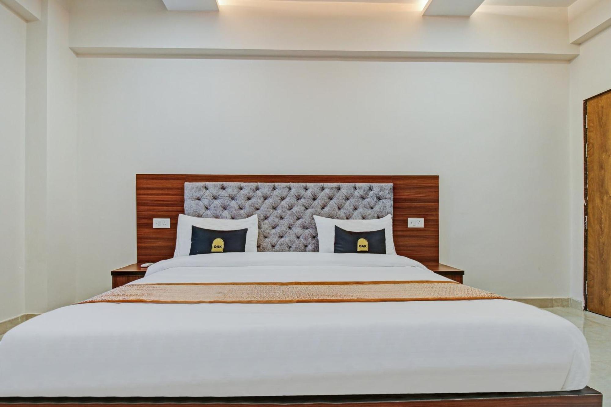 Townhouse Oak Vs Shivanya Lucknow Exterior foto